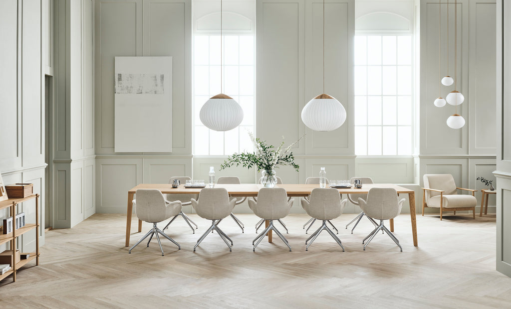 Graceful Grand Table / 390 x 120 cm, 30 mm w. Cable Management, Oiled oak, Solid