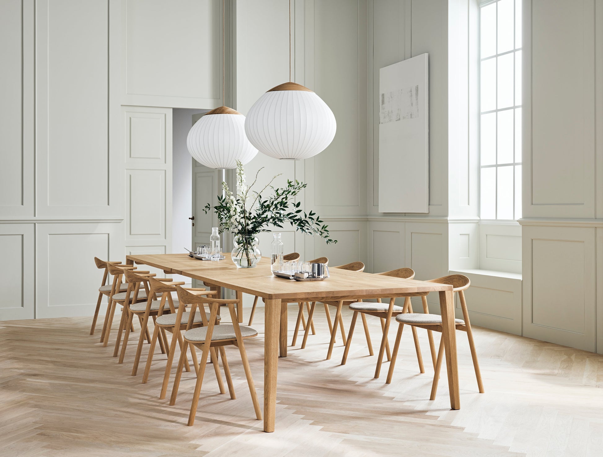 Graceful Grand Table / 390 x 120 cm, 30 mm w. Cable Management, Oiled oak, Solid