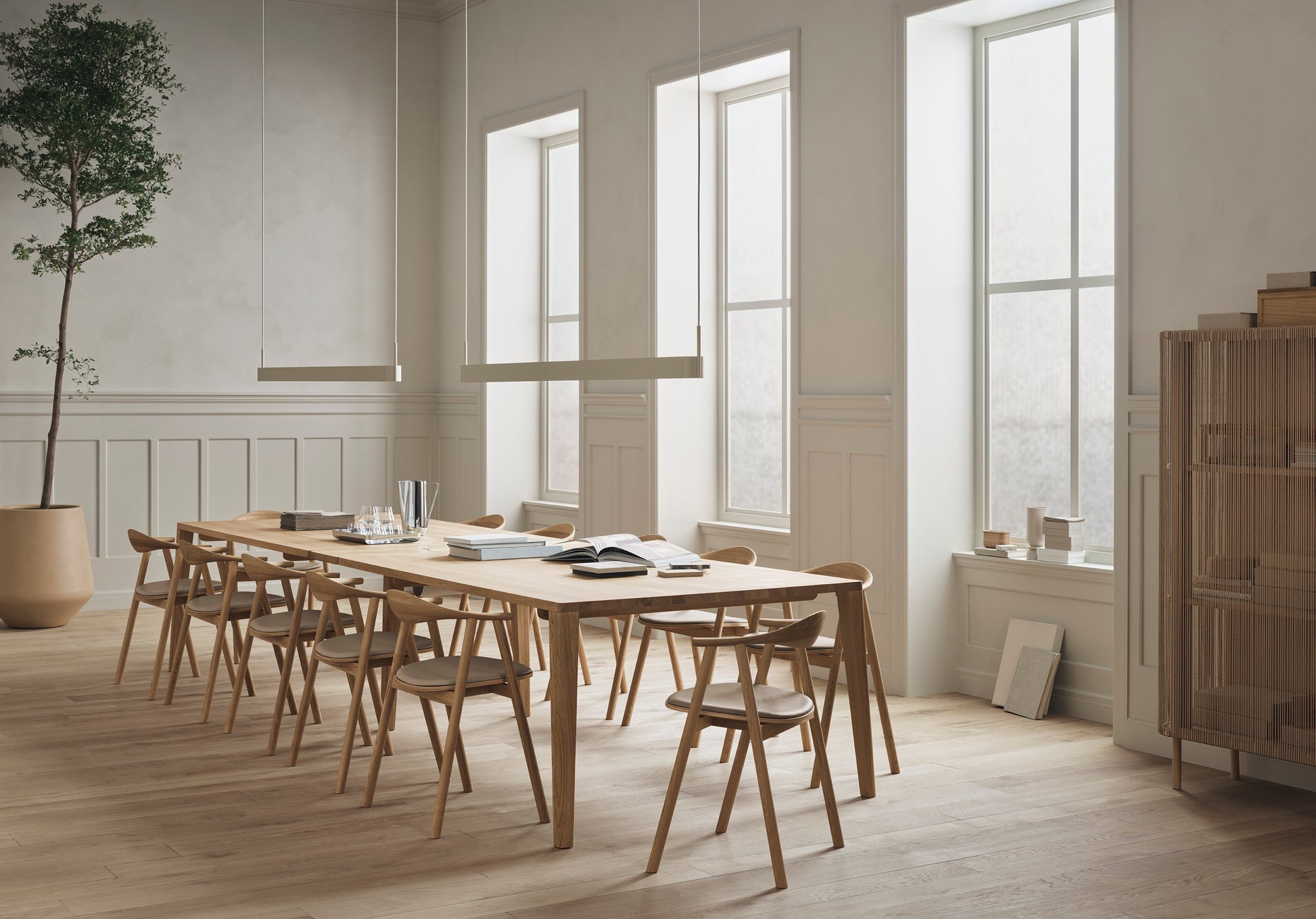 Graceful Grand Table / 390 x 120 cm, 30 mm w. Cable Management, Oiled oak, Solid