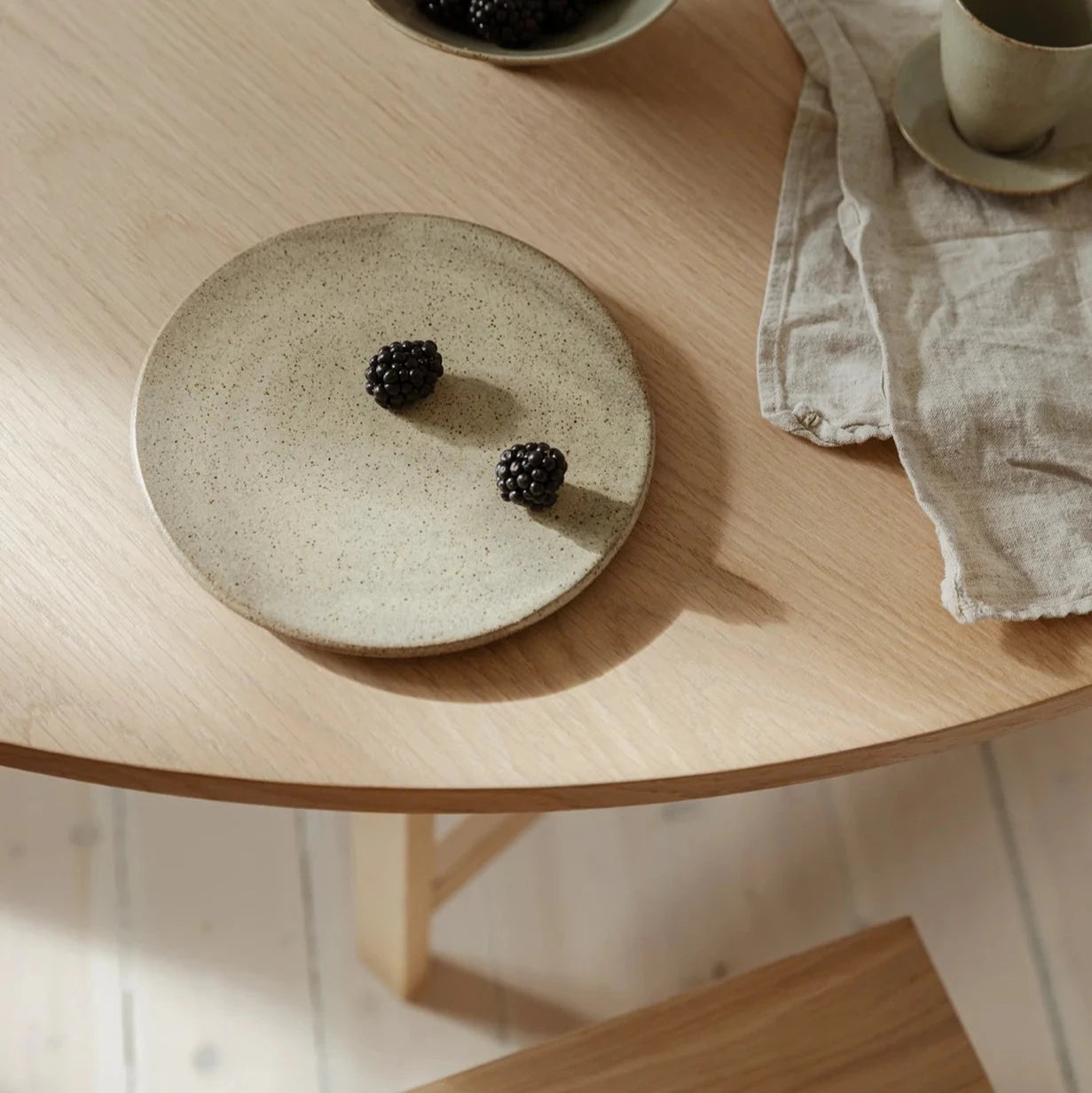 Round Dining Table - Ø130