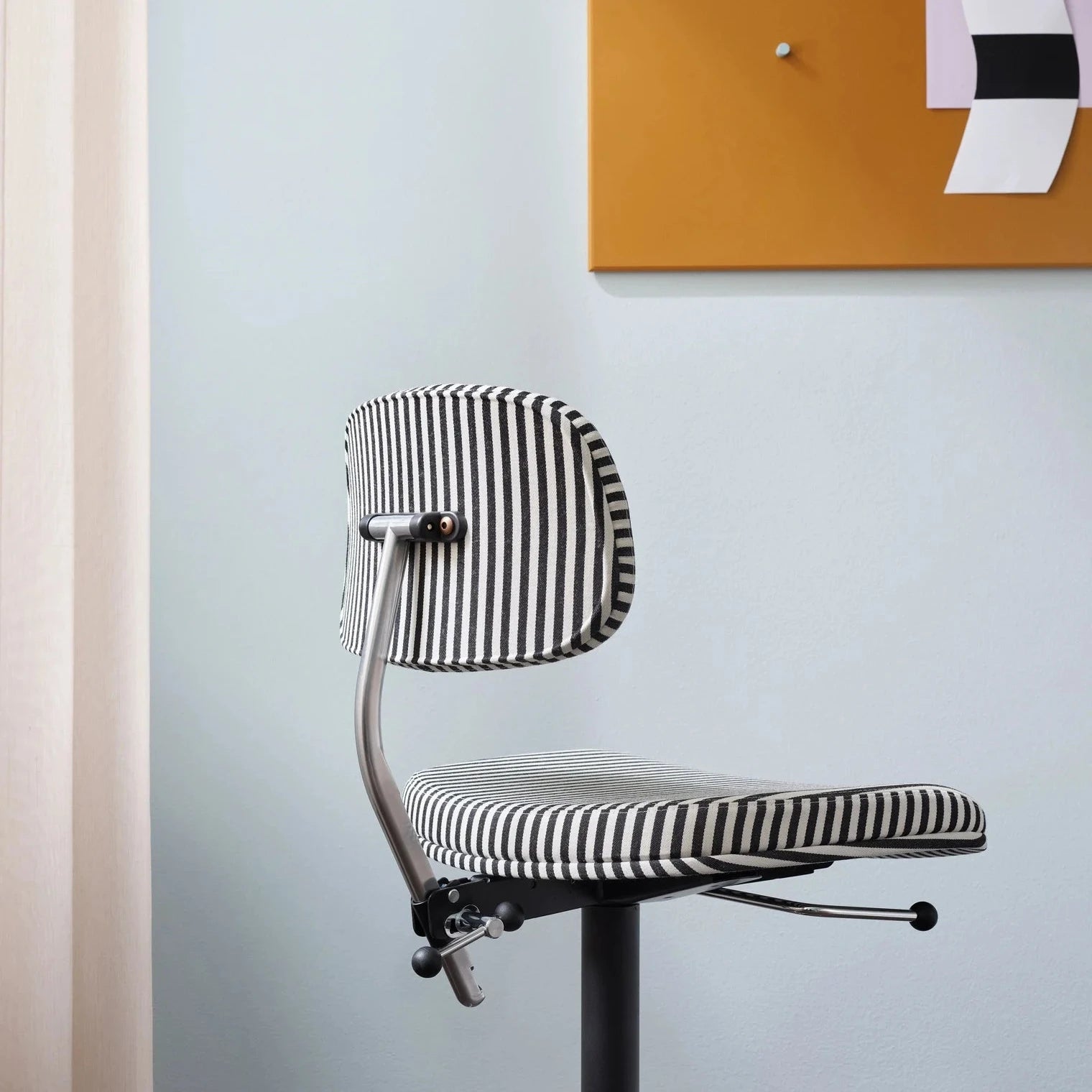 Montana - Kevi 2534U office chair.