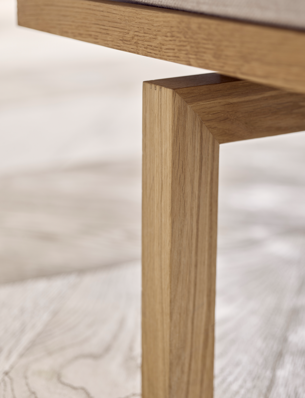 Nord Dining Table