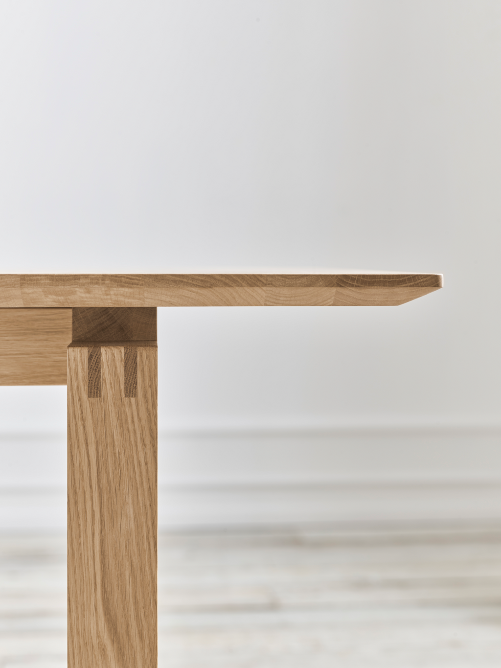 Nord Dining Table