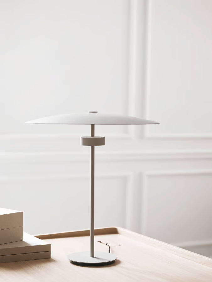 Reflection Table Lamp / Black lacquered aluminium