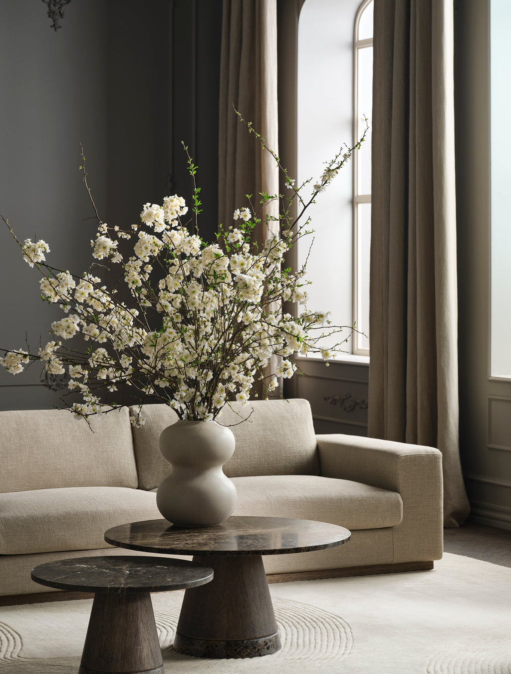 Sepia 3 seater - w. chaise longue right / Vilme - Bouclé & texture, Light beige, Dark oiled oak, Veneer