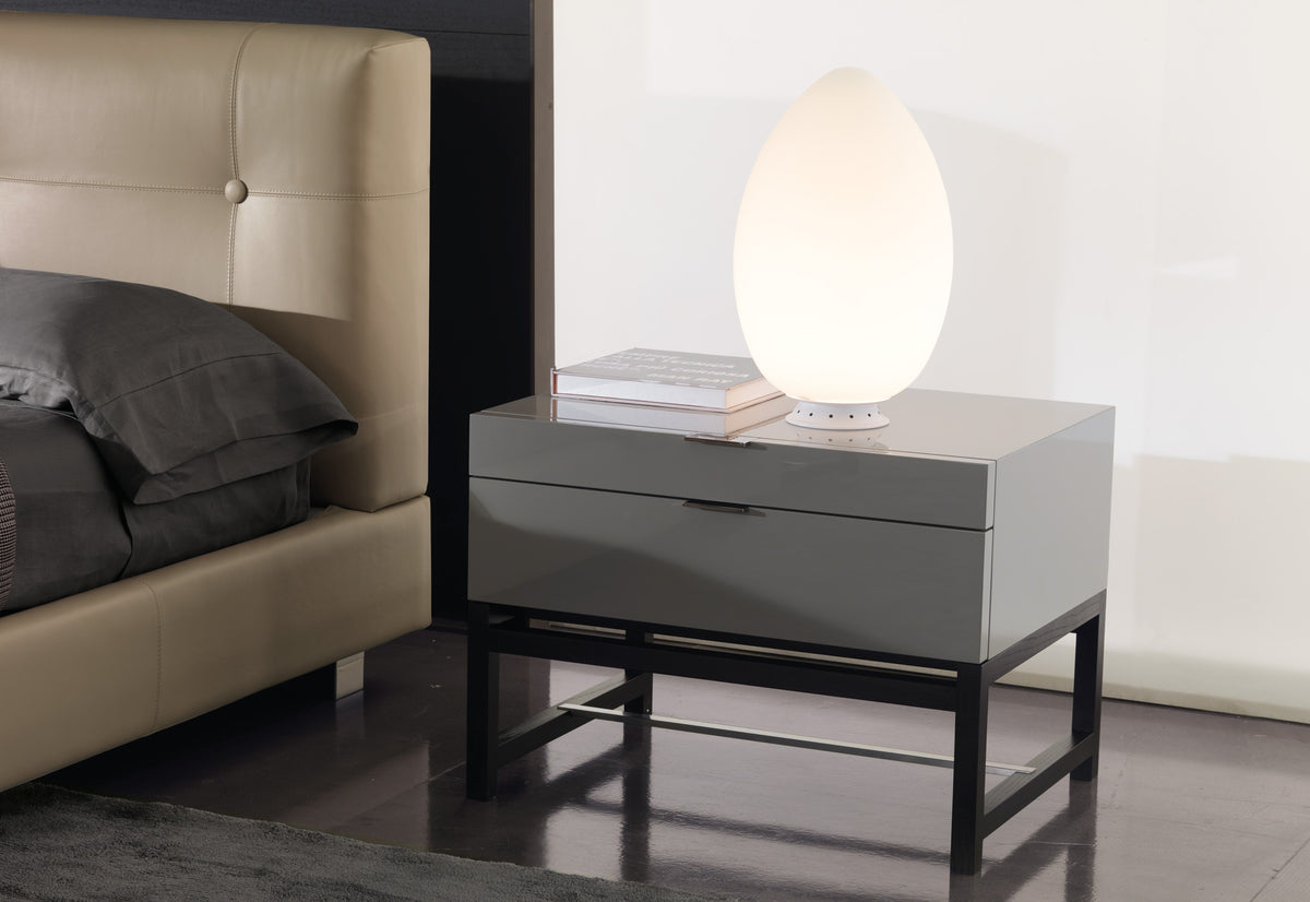 Uovo Table Lamp