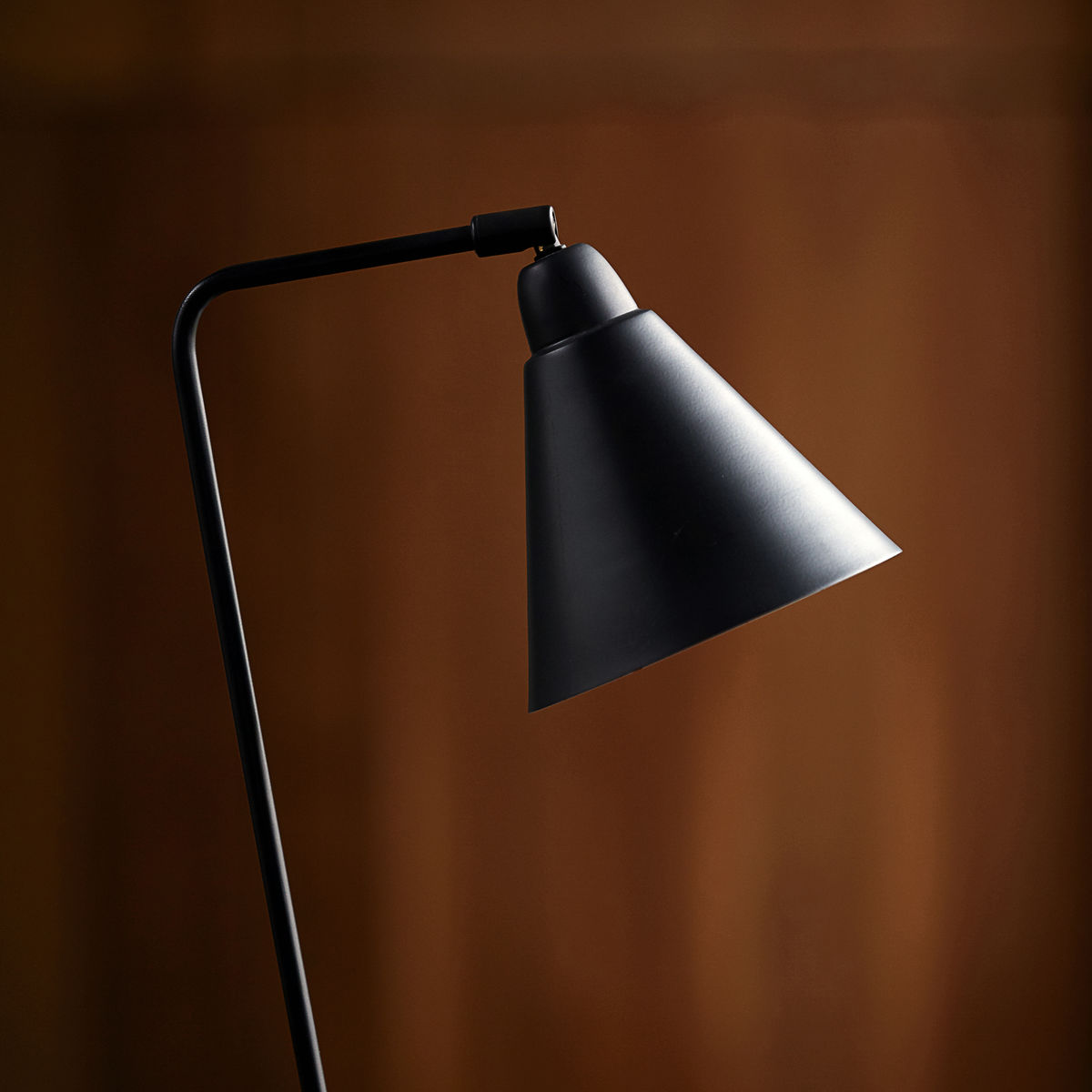 Table lamp, Game, Black House Doctor
